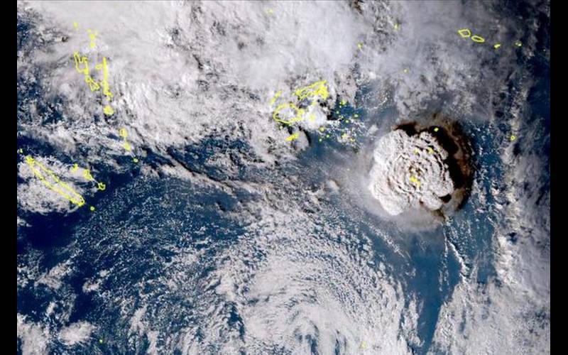 汤加火山爆发前后对比图曝光：初步报告无大规模伤亡